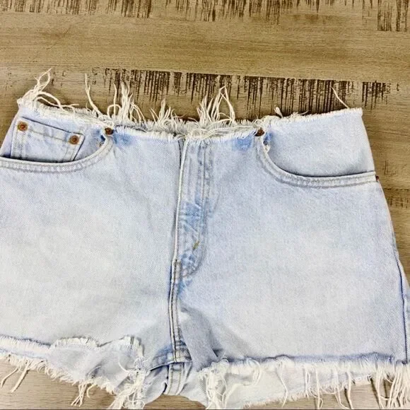 Levi’s custom hi rise frayed waist jean shorts 30 - Picture 3 of 3